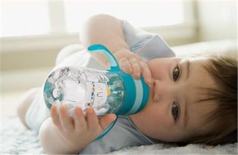 新生兒喂水指南！建議新手爸媽收藏！